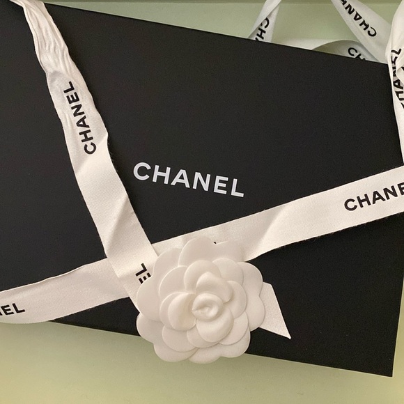 Rare Chanel pearl wallet on chain ✨ - Picture 3 of 12